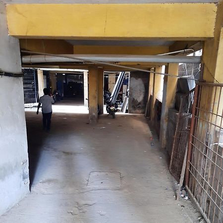 Shanthi Home Stay Puttaparthi Exteriör bild
