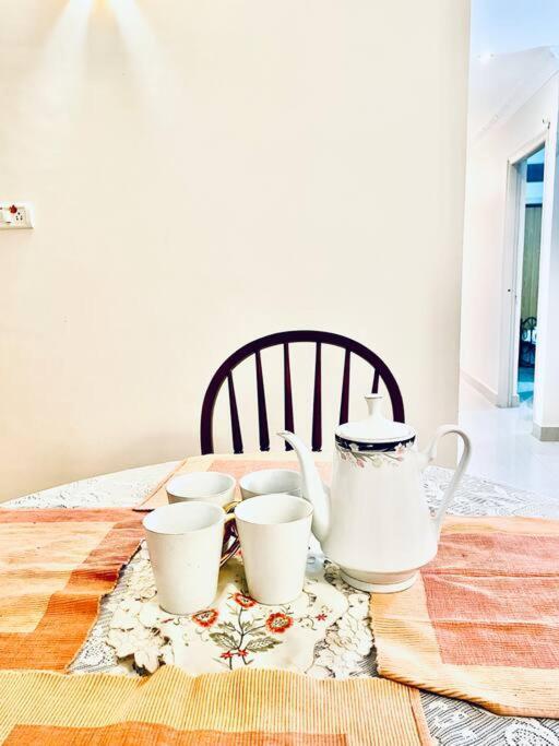 Shanthi Home Stay Puttaparthi Exteriör bild